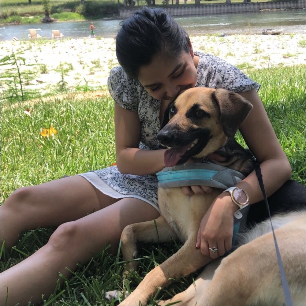 Meet your Posher, Carolina